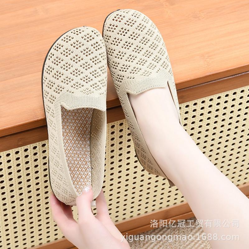 Old Beijing Cloth Shoes Mother Shoes Summer Breathable Sandals Non-slip Soft Sole Elderly Shoes Women's Mesh Shoes Fashion Casual