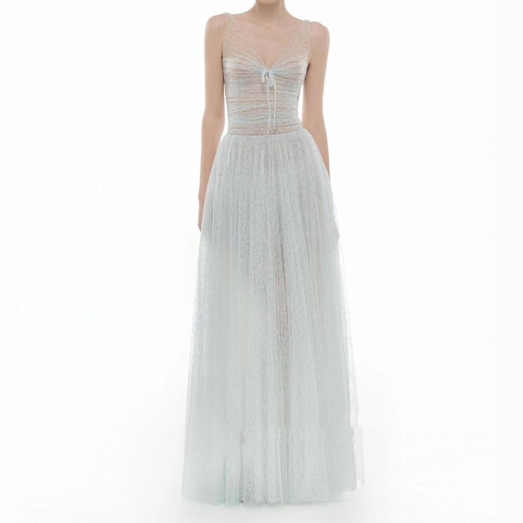 Vietnam Fairy Mesh V-neck Gown: Goddess-Style Wedding Dress 2206