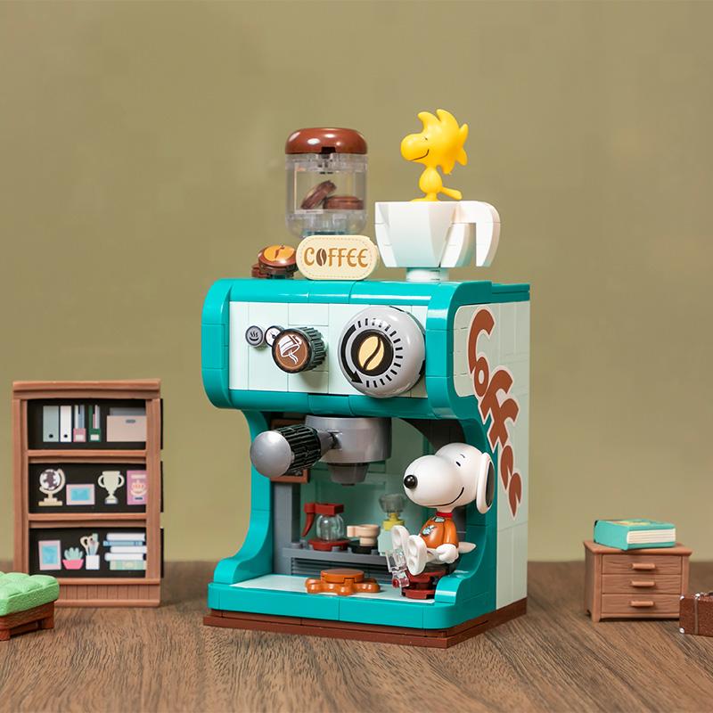 Pantasy Snoopy Full Range Of Building Block Carriers Phonographs Typewriters Assembly Models Puzzle Toys Collectibles Gifts