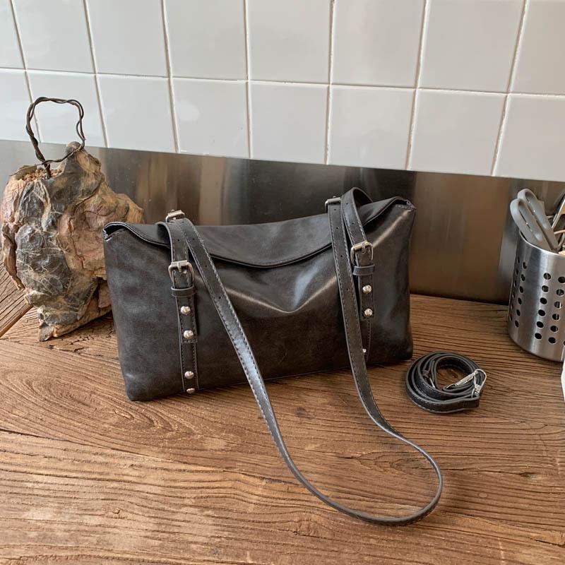 Oil Wax Leather Retro Underarm Bag Women's 2025 New High-end Niche Commuter Bag Fashion Shoulder Messenger Bag Tide