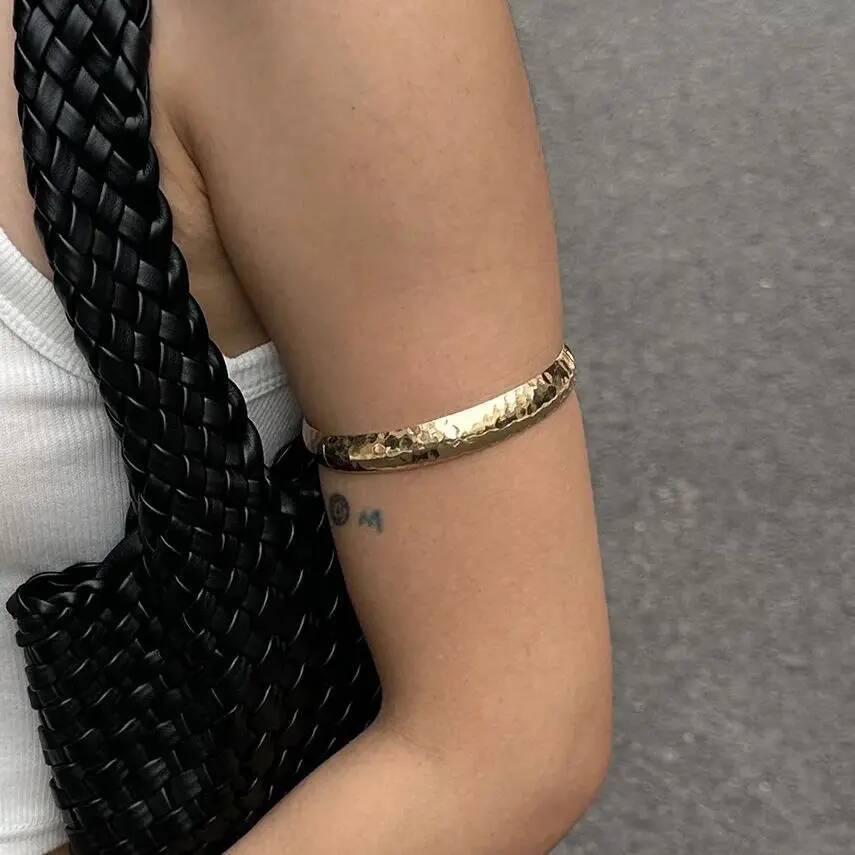 Salircon Punk Simple Stripe Round Arm Bangles for Women Classic Geometric Gold Color Metal Bangle Bracelets Party Jewelry Gifts