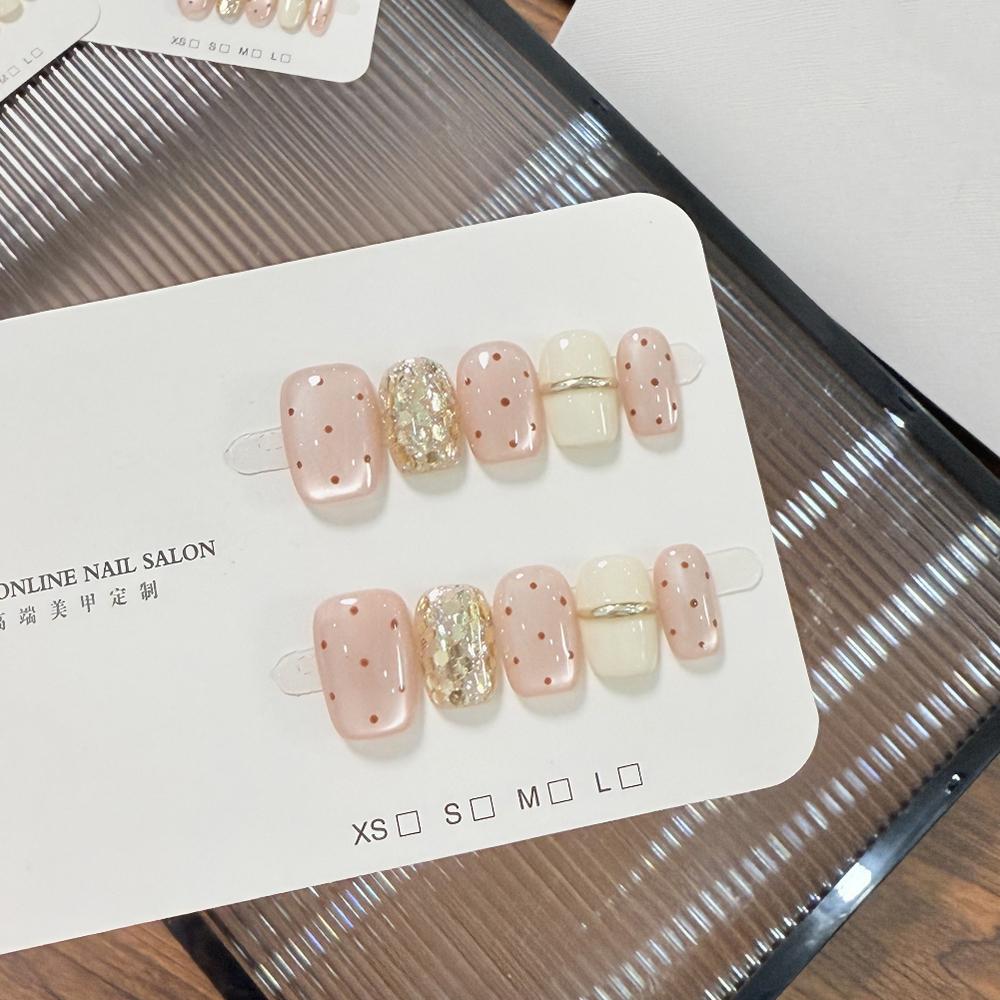 10Pcs Cute Cat Eye Short Press On Nails Christmas Snowman Bow Snowflake Cherry Apple Full Cover Fake Nails Gift