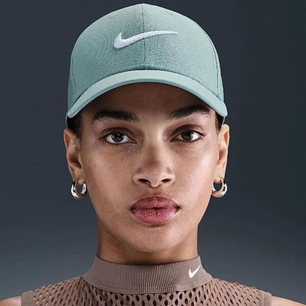 Dri-FIT Club Structure Swoosh FB5625-017 Baseball Cap 56