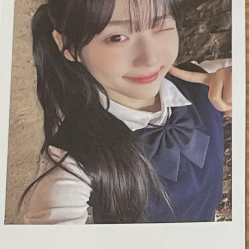 

Triples Yun Seo-yeon Broadcast Polar Photocard