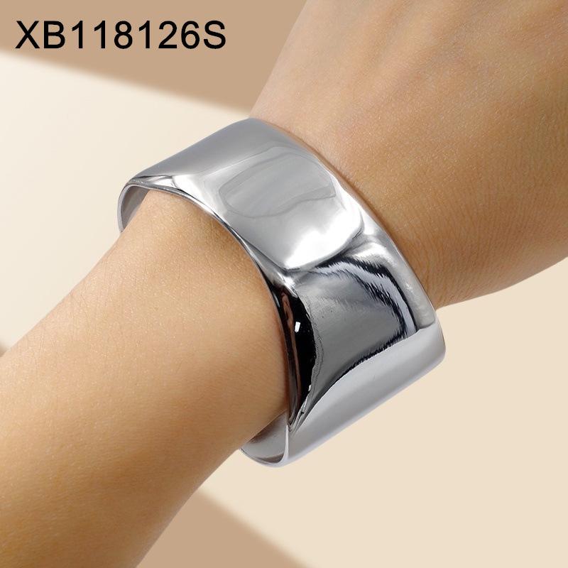 Gold-Plated European Style Titanium Steel Bracelet - Trendy and Versatile Stainless Steel Jewelry