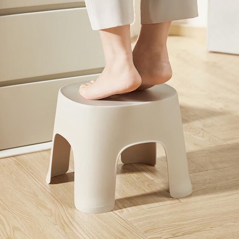 Simple Thickened Plastic Stool