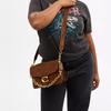 Coach Tabby a Catena 26 Decorazione a Catena con Logo Pelle Scamosciata Borsa a Tracolla Media da Donna Ottone Marrone Caldo CCK51-B4WBR