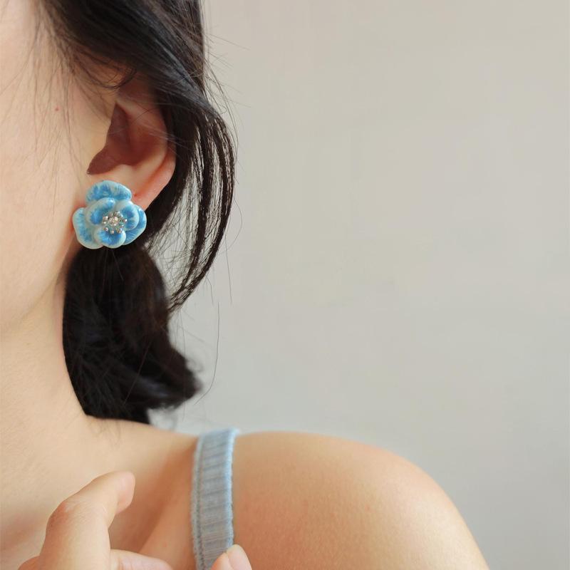 Silver needle zir*****il drop smudged flower earrings simple and versatile niche earrings fashion personality high sense earrings women