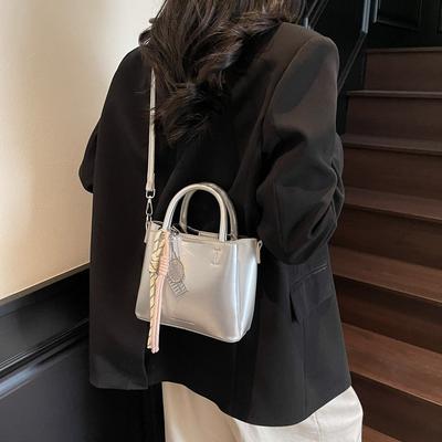 Versatile Fashion Handbag New Casual Messenger Bag Women's Shoulder Portable Bucket Bag