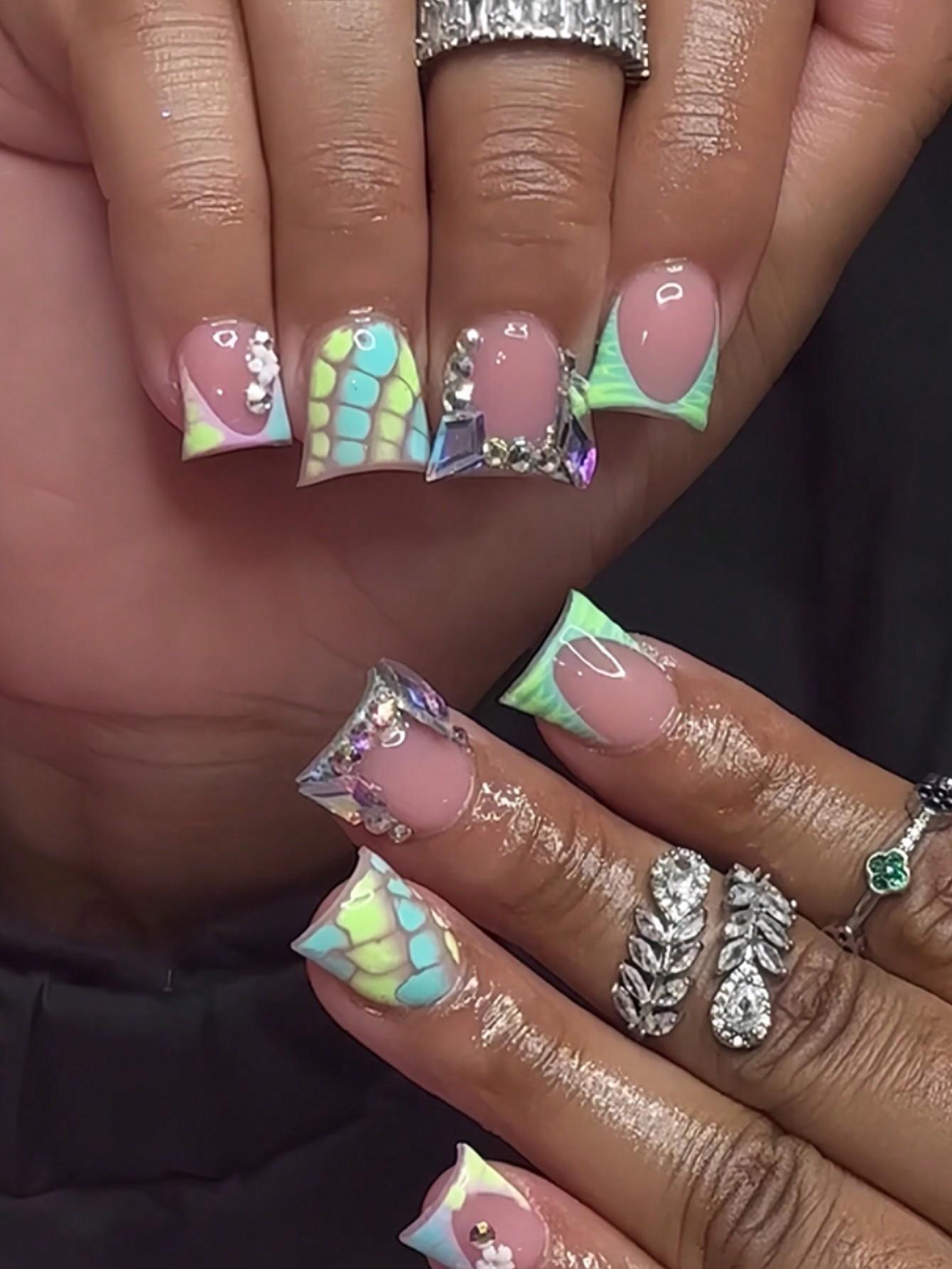 

Duckbill-Shaped French Marble Plaid False Nails with Removable Glitter Diamond Tips