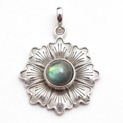 Labradorite Silver Pendant, Reiki Pendant, Crystal Healing Pendant, Flower Pendant, Silver Pendant, 925 Sterling Silver Handmade Jewelry