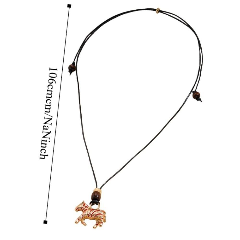 Collier Choker Cartoon Zinc Alliage de Zinc Pendentif Cheval Collier Chaîne Pull Style Ethnique Festival du Printemps Chinois