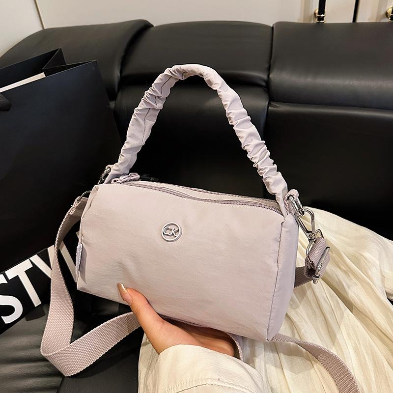 Niche portable pillow bag women's shoulder bag multi-layer nylon bag leisure sports messenger bag