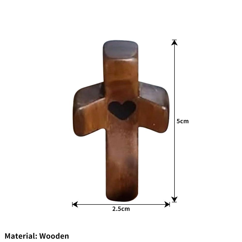 Cross My Heart Presente de encorajamento Cruz de madeira portátil com coração epóxi para carregar no bolso Suporte emocional