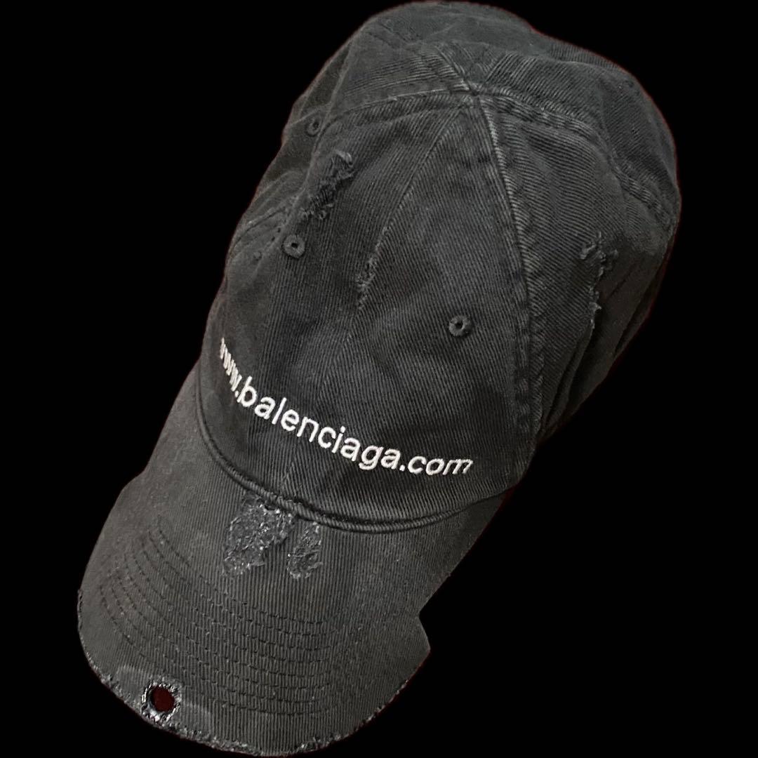 Used BALENCIAGA HEAVY PIERCING CAP size L
