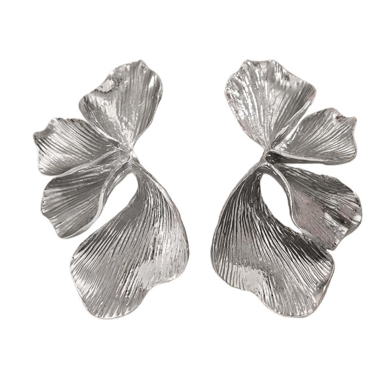 Fashion Irregular Ginkgo Leaves Stud Earrings for Women Exaggerated Metal Pendant Earrings Charm Texture Jewelry Accessories
