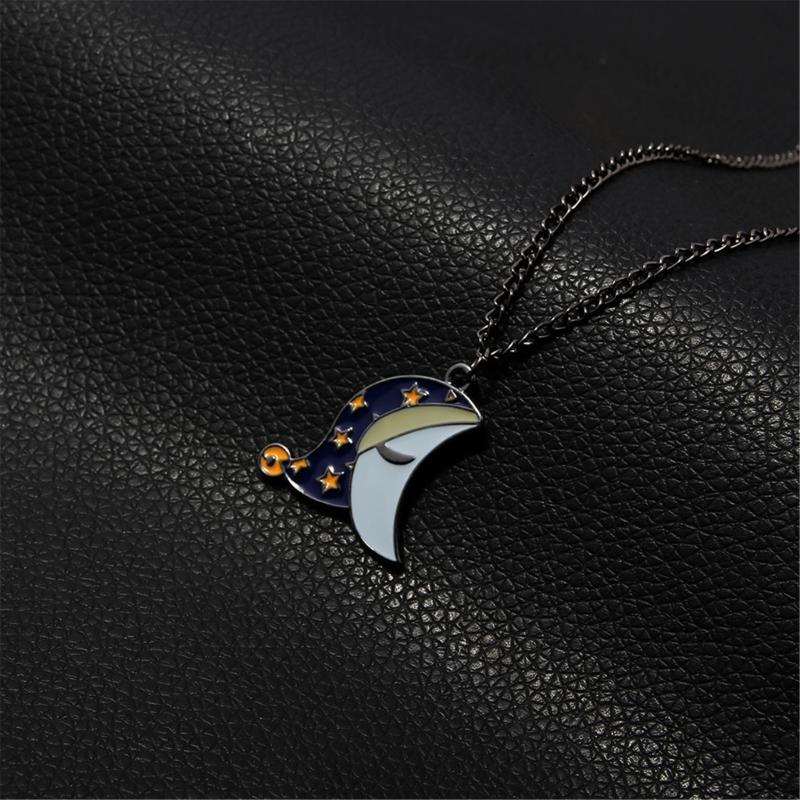 Set of 2 Alloy Sun and Moon Necklace Elegant Couple Necklace Love Pendant Jewelry Perfect for Daily and Party Wear