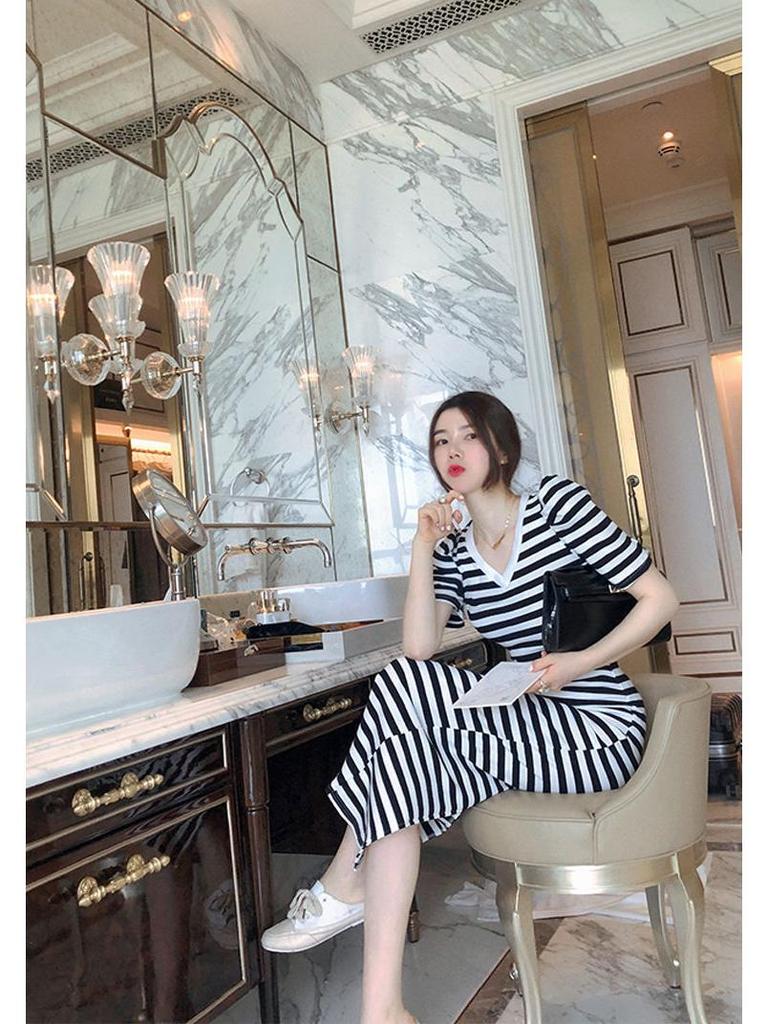 2025 Retro French Slim Striped Puff Sleeve Knit Dress