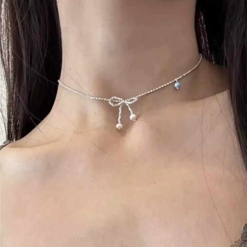 Elegant Bowknot Necklace Stylish Charm Necklace Versatile Jewelry Alloy Material Perfect for Daily Wear Parties and Date