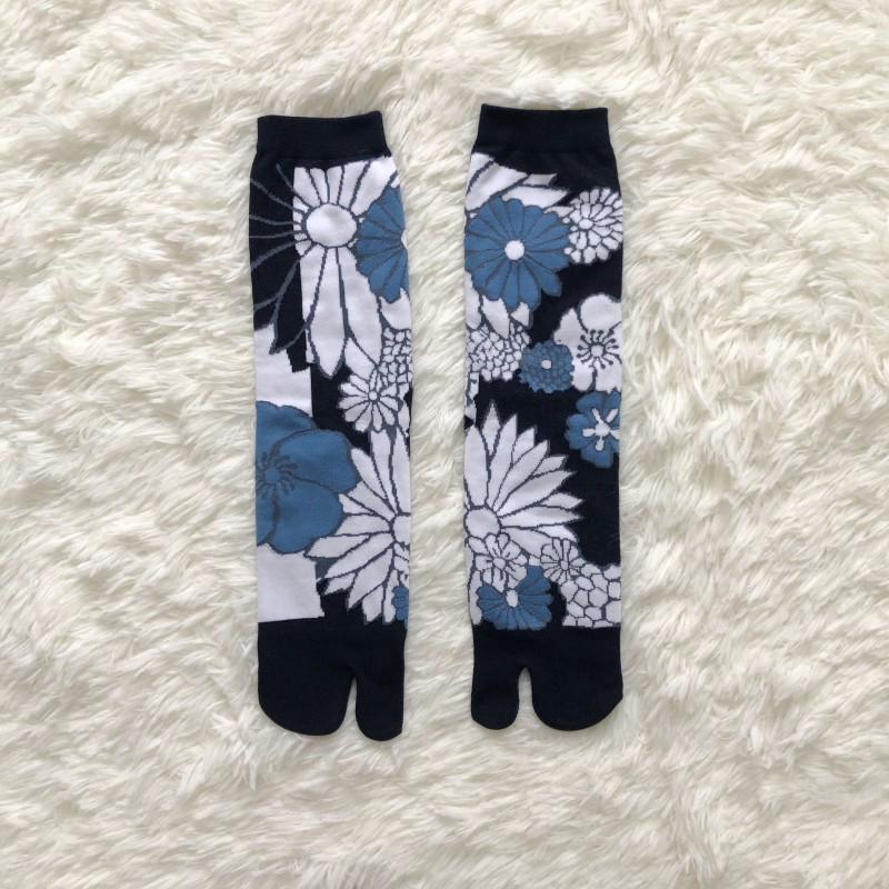 Trendy Japanese Multi-Color Jacquard Floral Tabi Socks - Cute Split-Toe Mid-Calf Design