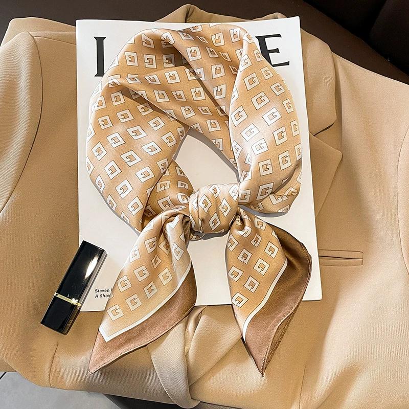 Luxury New Style Square Headscarf Women Sunscreen Beach Kerchief Popular The Four Seasons Scarves  Design 70X70CM Silk Hijab