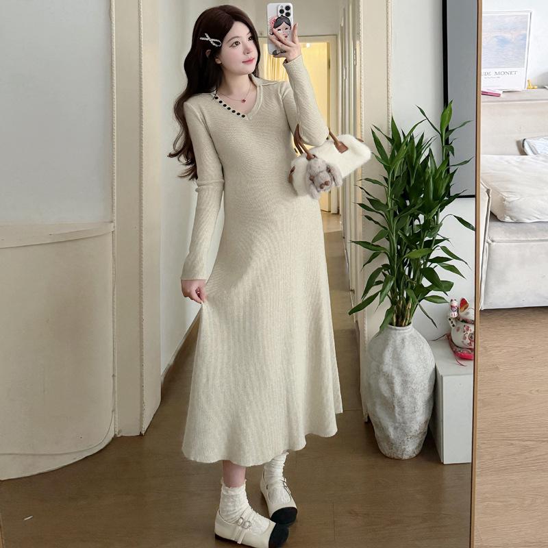 Versatile V-Neck Long-Sleeve Knit Maternity Dress for Autumn and Winter – Warm, Thickened, and Stylish L