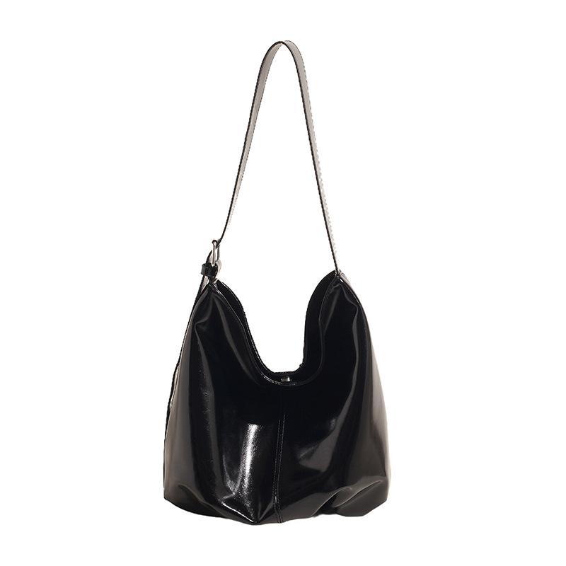 

Solid color retro large capacity 2025 new commuter Korean version fashionable simple casual portable shoulder tote bag women чёрный