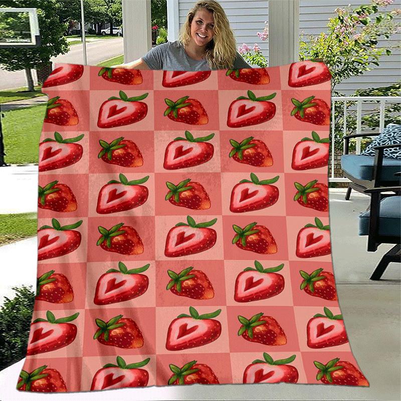 1pc Strawberry Printing Lightweight Flannel Blanket, Comfortable and Warm Blanket,  Sofa Bed and Couch Office, Suitable for Gift Blankets