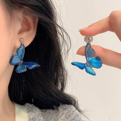 Fresh Blue Resin Rhinestone Flower Ear Clips - Light Luxury High-End Feel, Fashionable and Versatile Earrings for Women.