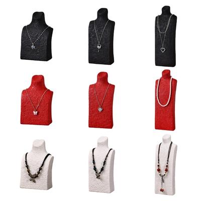 Schmuckherstellung – Verpackung & Präsentation von Schmuck