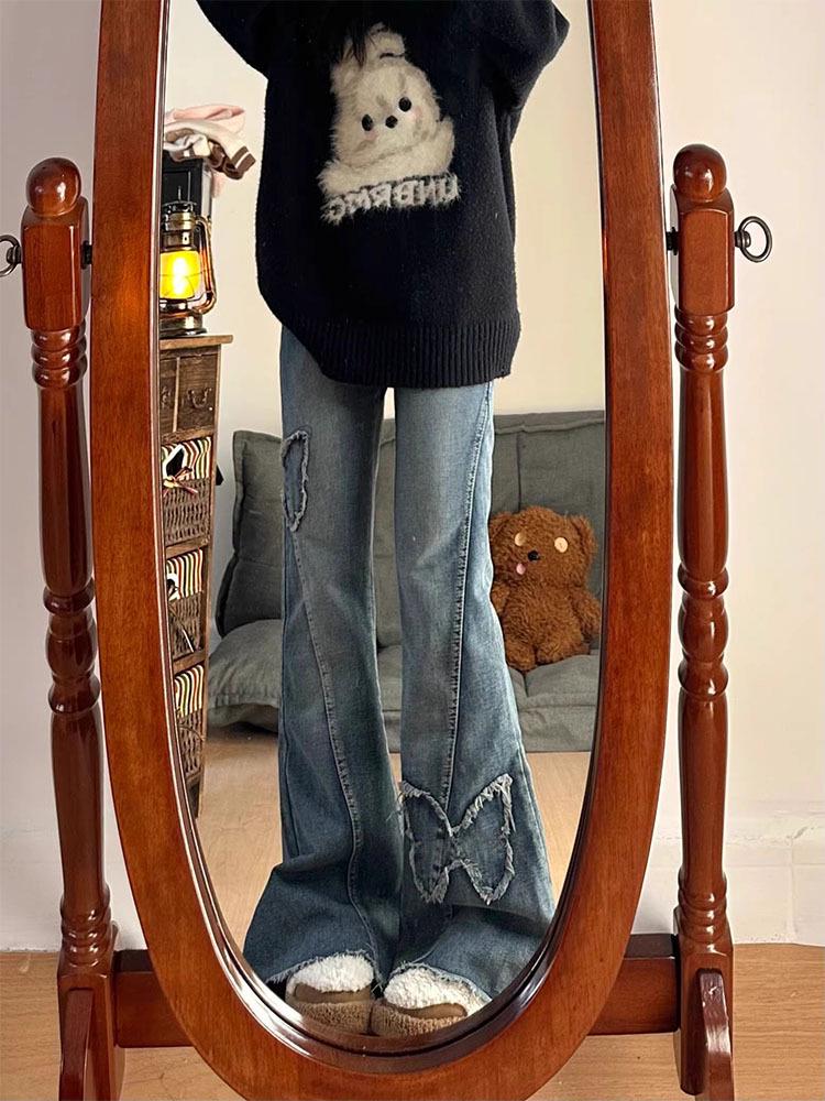 Dámské plus size džíny s vysokým pasem a rozšířenými nohavicemi s retro motýlí výšivkou – Ideální na jaro a podzim