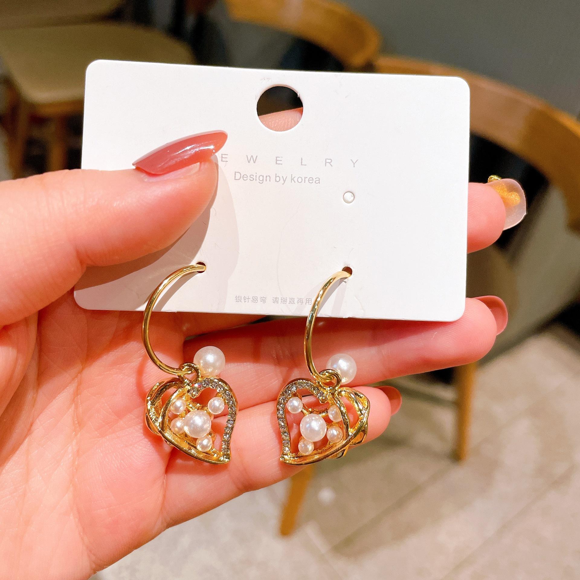 

Серьги C с персиковым сердцем и жемчугом C с бриллиантами и модные и универсальные серьги-иглы S925 в стиле интернет-знаменитостей