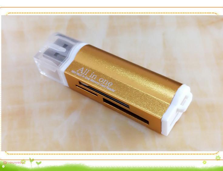 

Четыре в одном многофункциональном легком картридере для iPhone, адаптер для картридера Type-C и концентратора для чтения карт SD золотой