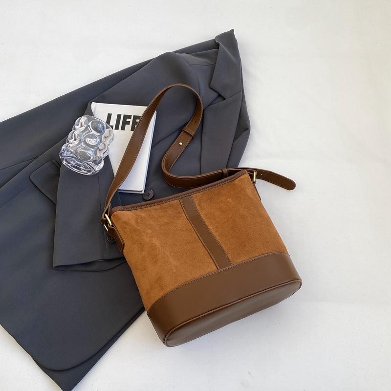 Tasche Damentasche Retro Schlicht Mattfleece Pendler Neue Bucket Bag Hoher Wert Schlicht Ausgehen Schultertasche