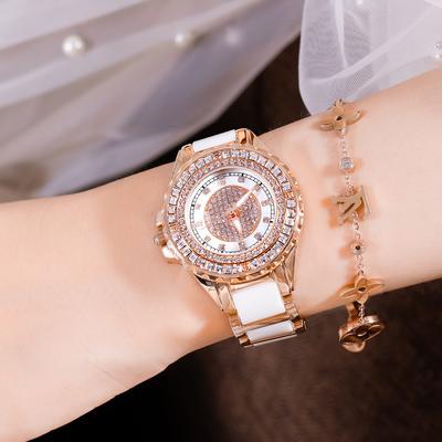 Leichte Luxus-Damenuhr Neue Stil Gypsophila Uhr Damen Volldiamant Schwerindustrie Exquisite Modeuhr Temperament Damen Stahlband Uhr