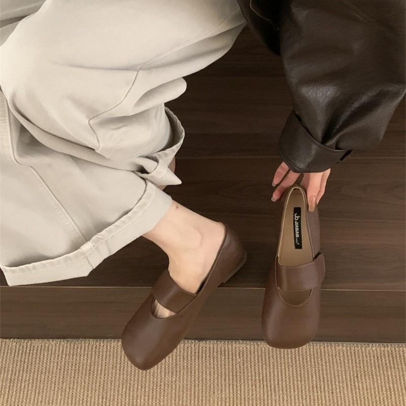 2025 spring and autumn new soft leather retro Mary Jane grandma shoes small leather shoes French square head flat sole shoes women