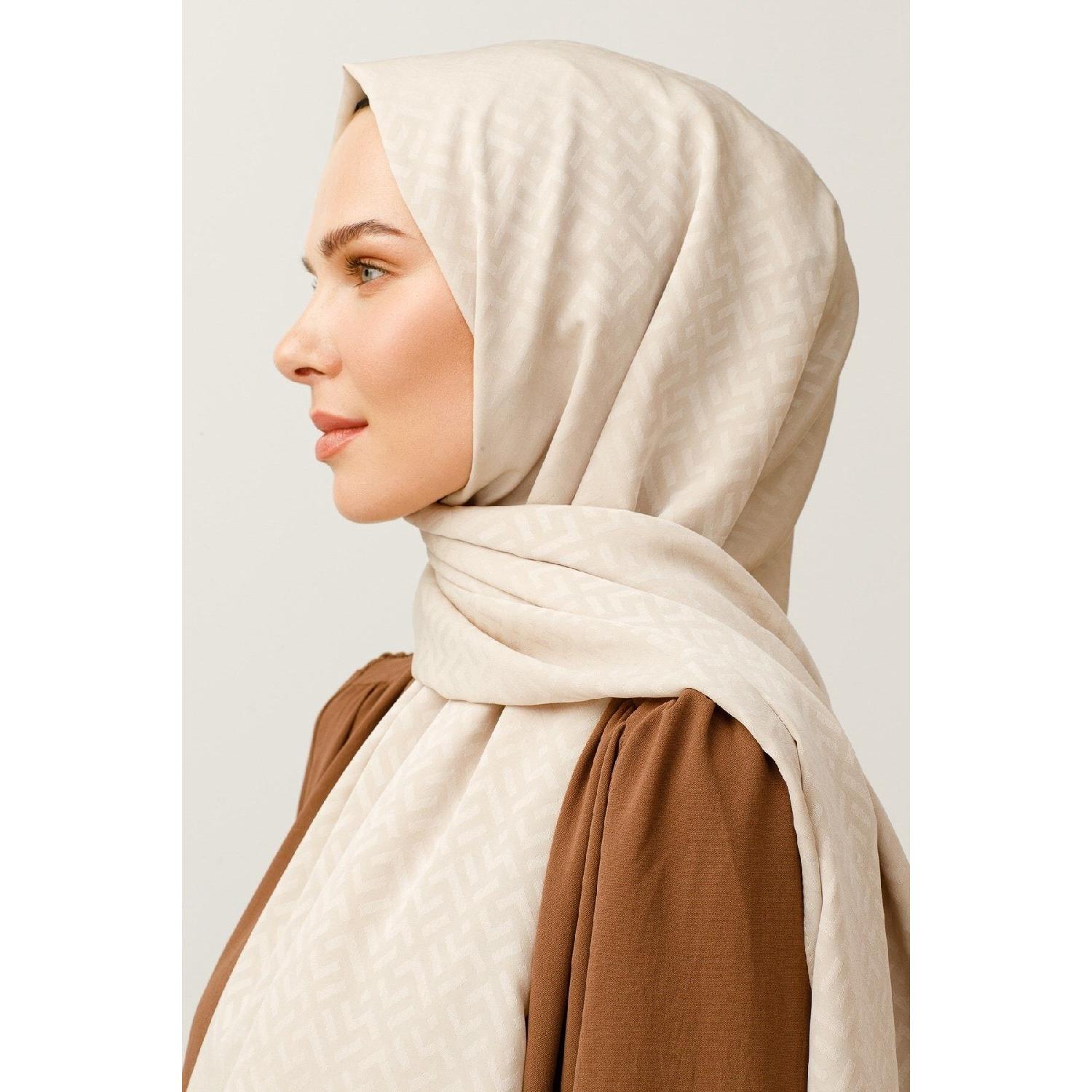 

Cream Z Pattern Silky Jacquard Shawl 75 x 185 классические розы