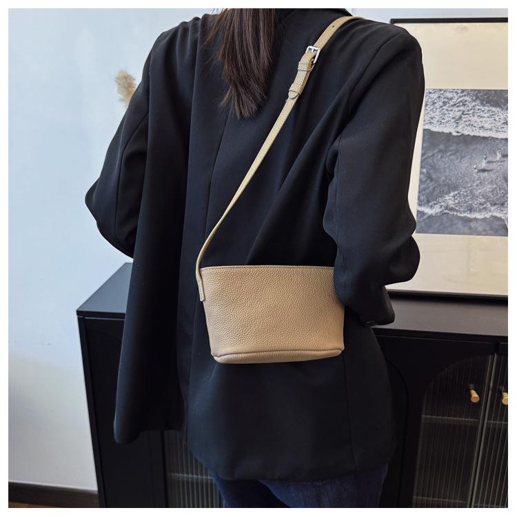 New small bag women's summer versatile simple shoulder messenger bag casual bucket bag