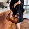 Borsa a tracolla retrò da donna: Zaino e borsa da viaggio capienti e versatili.