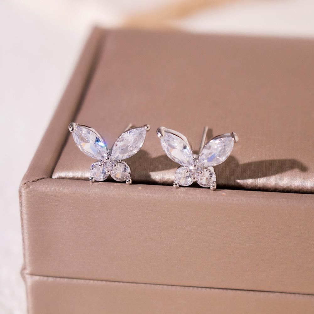 Simple Zircon Butterfly Earrings Light Luxury High-end Stud Earrings Temperament Fashionable Sweet Pearl Earrings Women