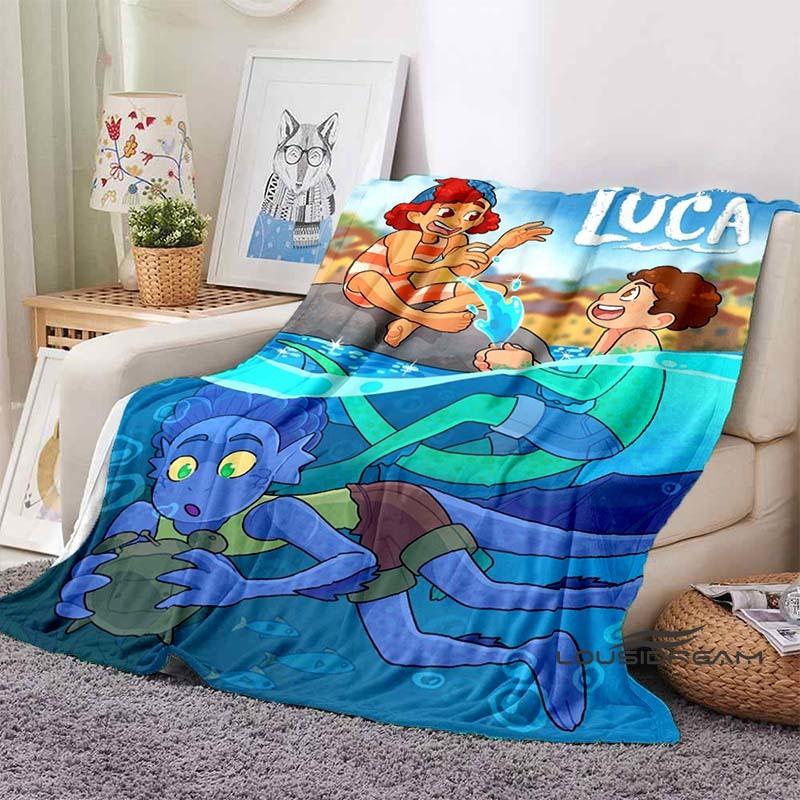 

This cartoon Luca blanket is warm and comfortable, suitable for adults, and is an ideal choice for sofas, picnics, RVs, and othe 75x90cm