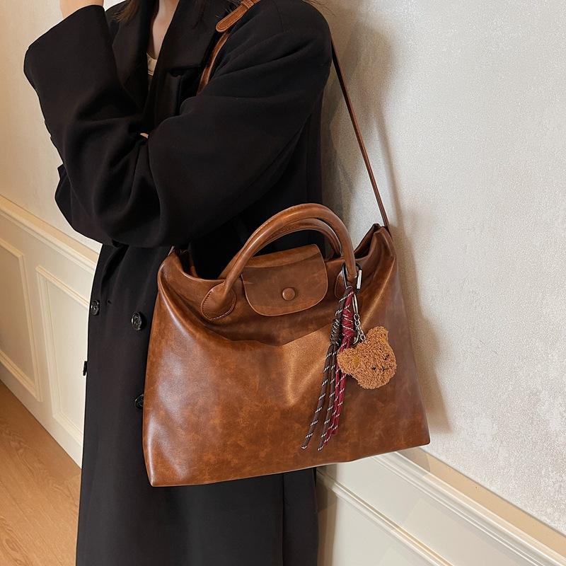 Retro commuter messenger bag women's large-capacity bags2025 winter new portable tote bag shoulder bag