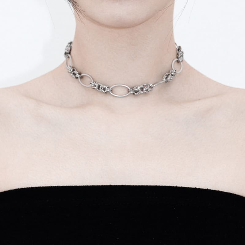 Baroque Stone Ellipse Circle Chain Necklace