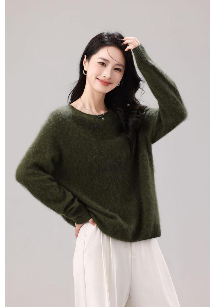 Women's Seamless Round Neck Sweater: 90% Wool, 5% Cashmere, 5% Silk.