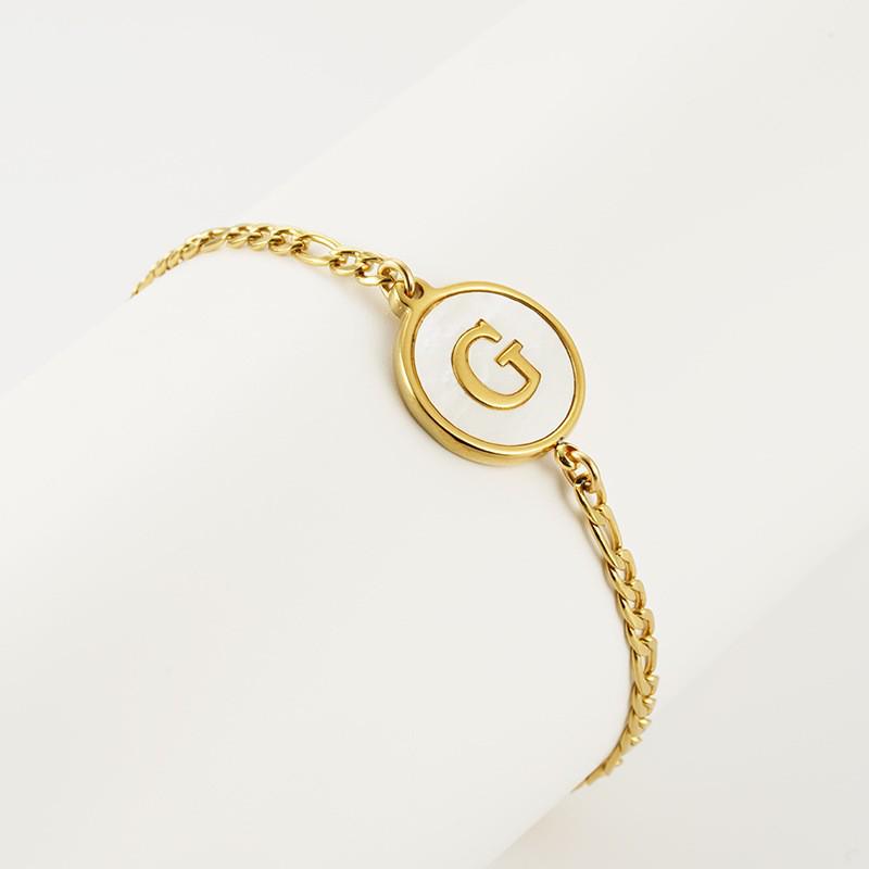 Pulsera Redonda de Acero Inoxidable 18K Europea con Letra para Mujer - Joyería de Mano Moderna y Elegante