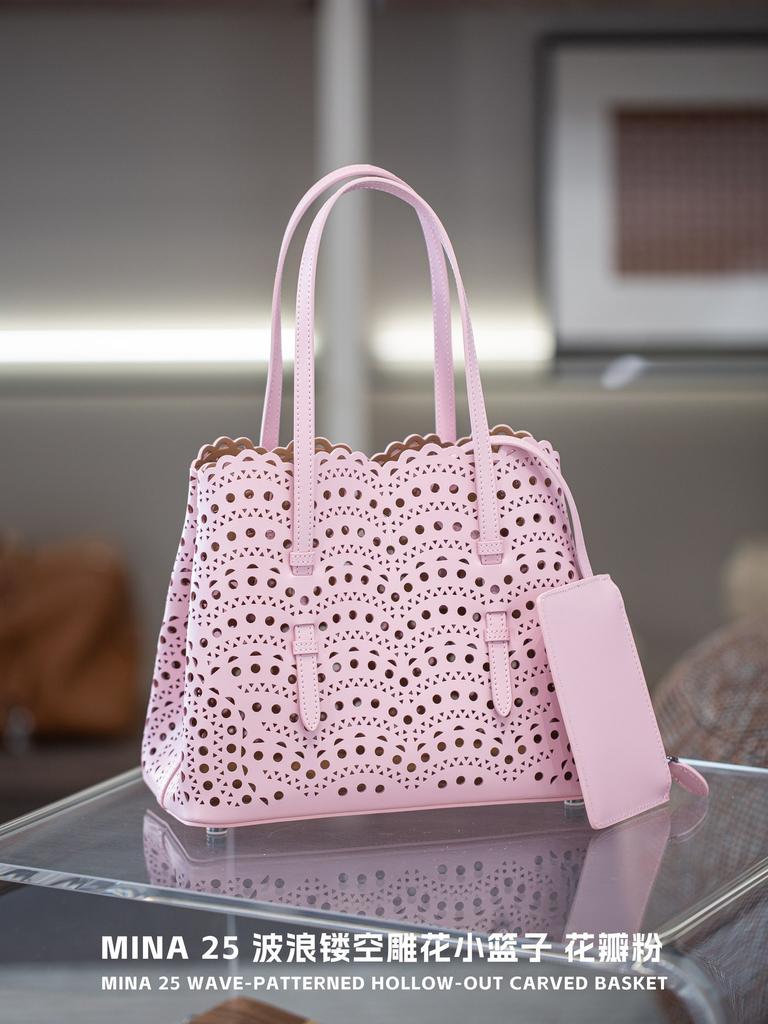 25 Small Fresh Fashion Hollow Embossed Cowhide Vegetable Pattern Womens Single Shoulder Daily Casual Bag