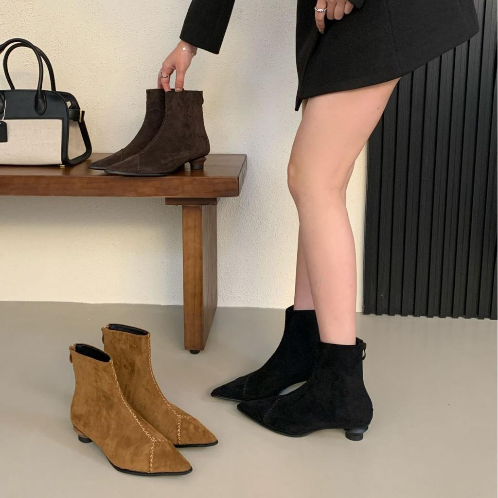2025 neue koreanische Version spitz Wildleder Spleißung niedriger Absatz Reißverschluss niedriger Schaft Chelsea Martin Damen Kurzstiefel