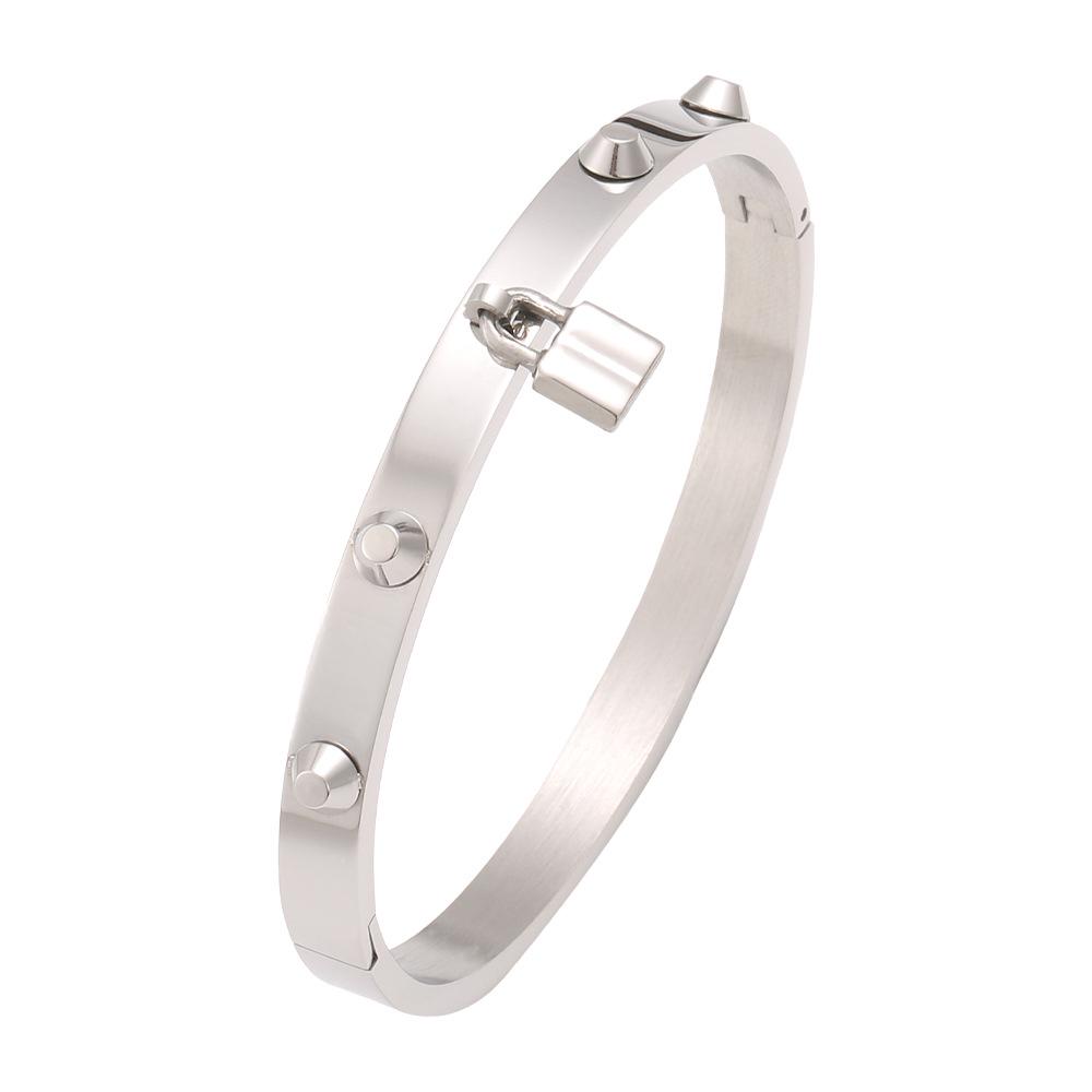 European  American Style Stainless Steel Women s Bracelet with Welded Lock Ornaments