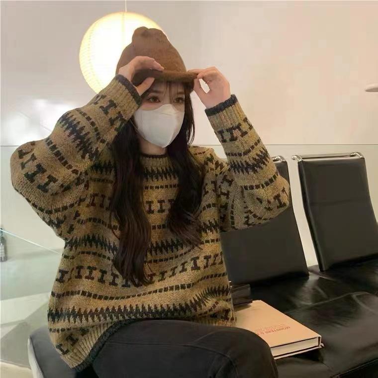 

Ретро ленивый ветер письмо контрастного цвета круглый вырез свитер с длинным рукавом женский осенне-зимний пуловер свободный и тонкий верхняя одежда вязаный свитер Average size 53-115 хаки