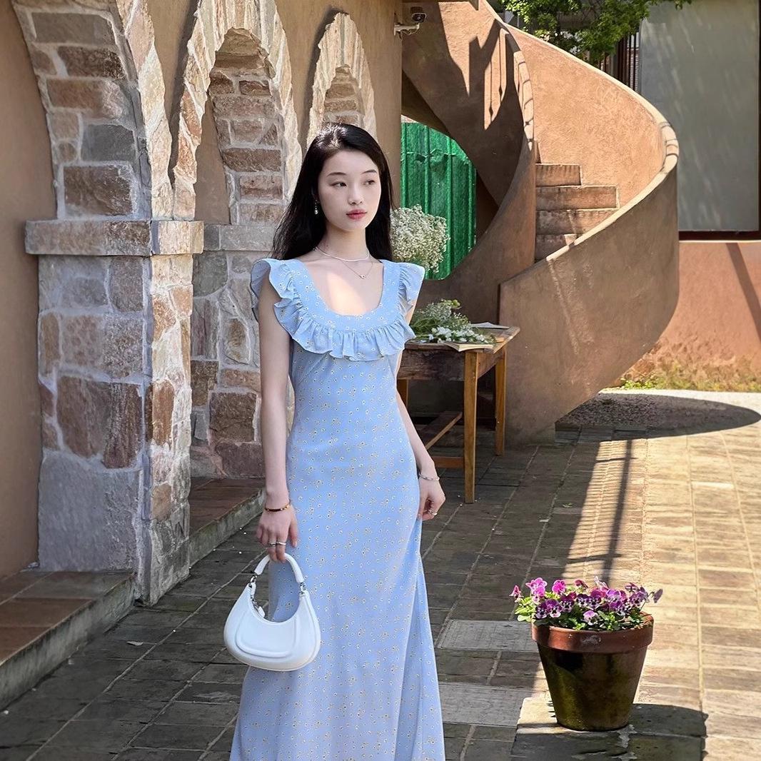 

Платье с вырезом «сердечко» и французским V-образным вырезом, с цветочным принтом и оборками - Летний отпускной стиль 2025 S синий